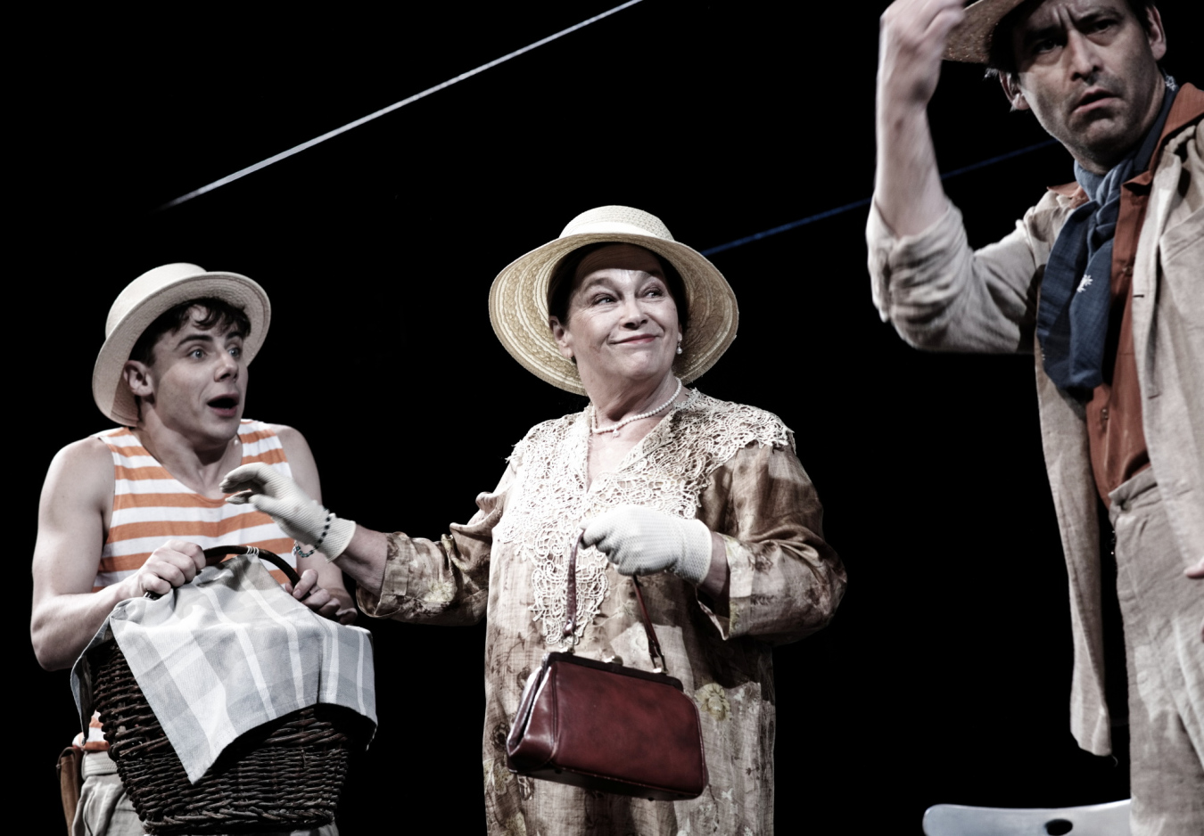 PTÁCI, ZVÍŘATA A MOJI PŘÍBUZNÍ